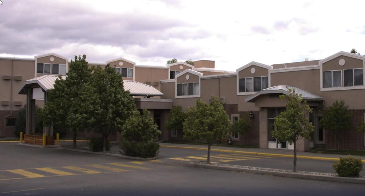 Yellowstonepark Inn&Suites Livingston Exterior photo